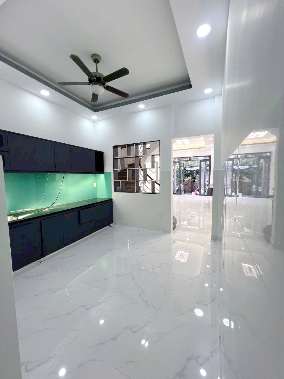 Nhà mới 4 tầng sát đường Nguyễn Biểu P2Q5. Giá: 8.9 tỷ - Ảnh 2