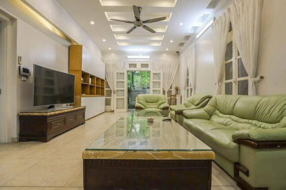 BÁN BIỆT THỰ KHU T CIPUTRA – 230m² – Mặt Tiền 10M – GIÁ 65 TỶ – SỔ ĐỎ CHÍNH CHỦ - Ảnh 2
