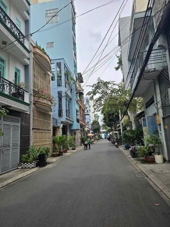 NHÀ ĐẸP NGUYỄN OANH - KHU PHÂN LÔ - GẦN ST LOTTE NG.V.LƯỢNG - Ô TÔ NGỦ NHÀ - 72M²(4×18) - 3 TẦNG NHỈNH 8 TỶ. - Ảnh 1