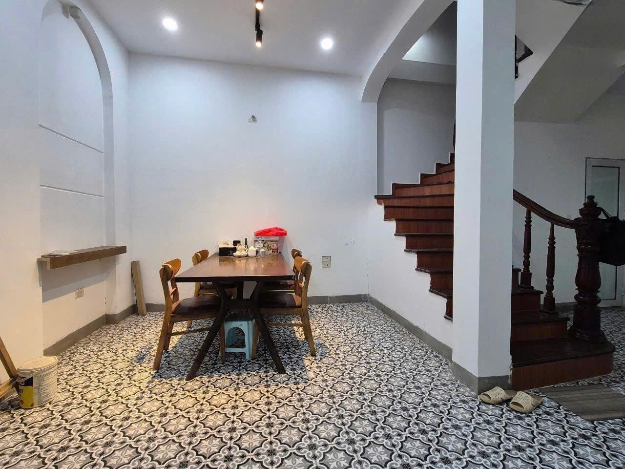 Cho thuê nhà nguyên căn ngõ 42 Trương Công Giai, Cầu Giấy 40m x 4T, 4 NGỦ giá 13 triệu - Ảnh 1