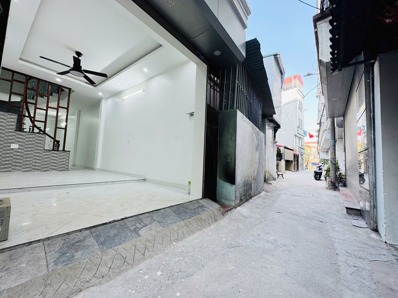 Bán Gấp Nhà 4,5 Tầng 48,2m2 Thạch Bàn - Ô Tô Tránh Gần Kề, Gần Chợ Đồng Dinh, Sổ Đỏ Sẵn Sàng! - Ảnh 1