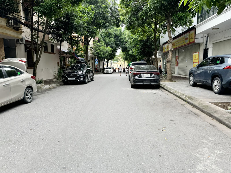 Cần bán 58,8m2 nhà 4 tầng dân xây, khu tập thể 918, Phường Long Biên. An ninh tốt, dân trí cao, tiện - Ảnh 1