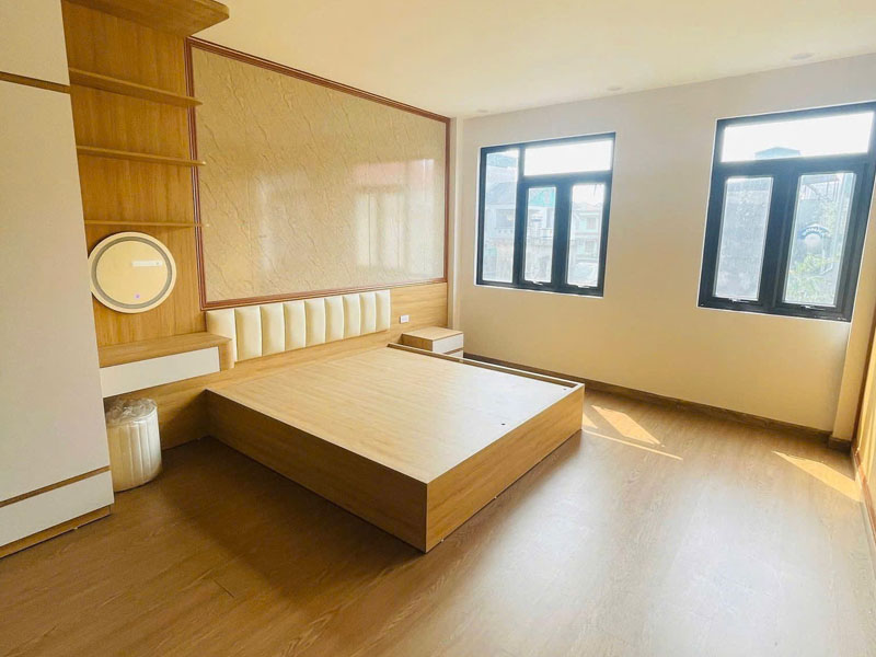 Cần bán 32m2 nhà dân xây, ngõ 83 Đường Phúc Lợi. Gần vườn hoa & trường học các cấp - Ảnh chính