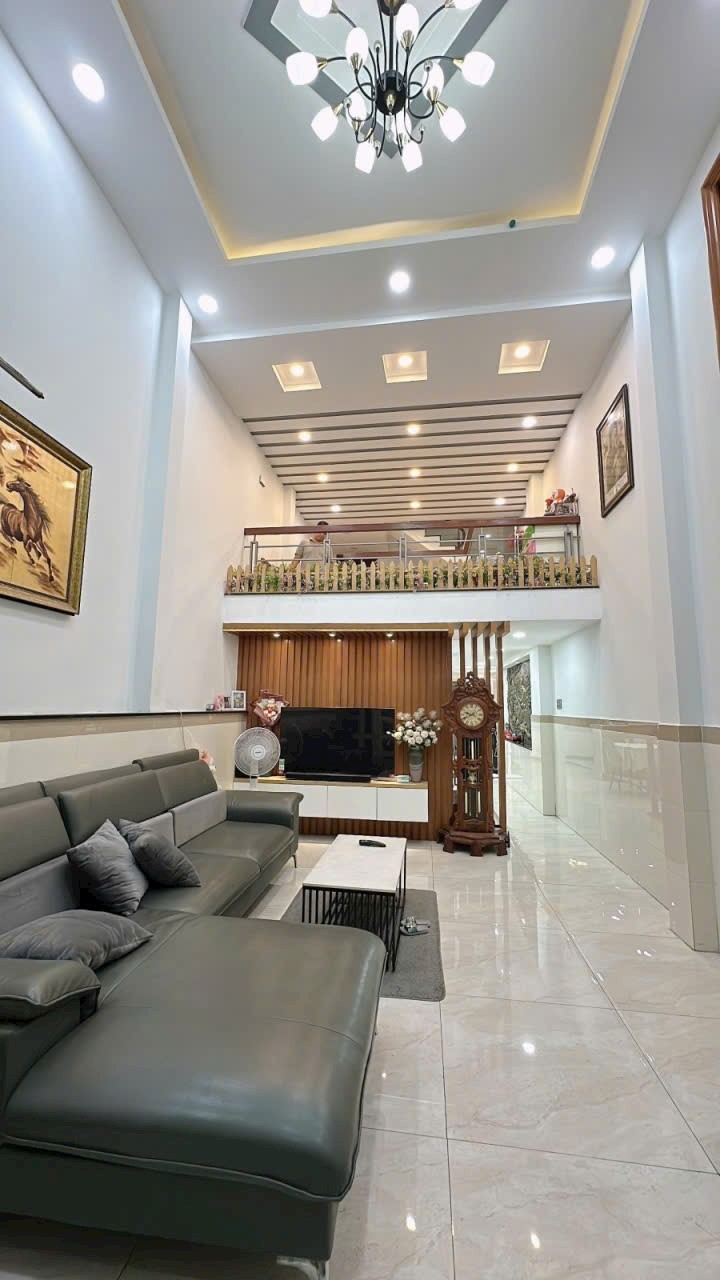 NHÀ B.ÁN - GIÁP TRƯỜNG CHINH  &  CỔNG KCN TÂN BÌNH - HẺM Ô TÔ - 76M² - 3 TẦNG CHỈ HƠN 7 TỶ - FULL NỘI THẤT - Ảnh 2