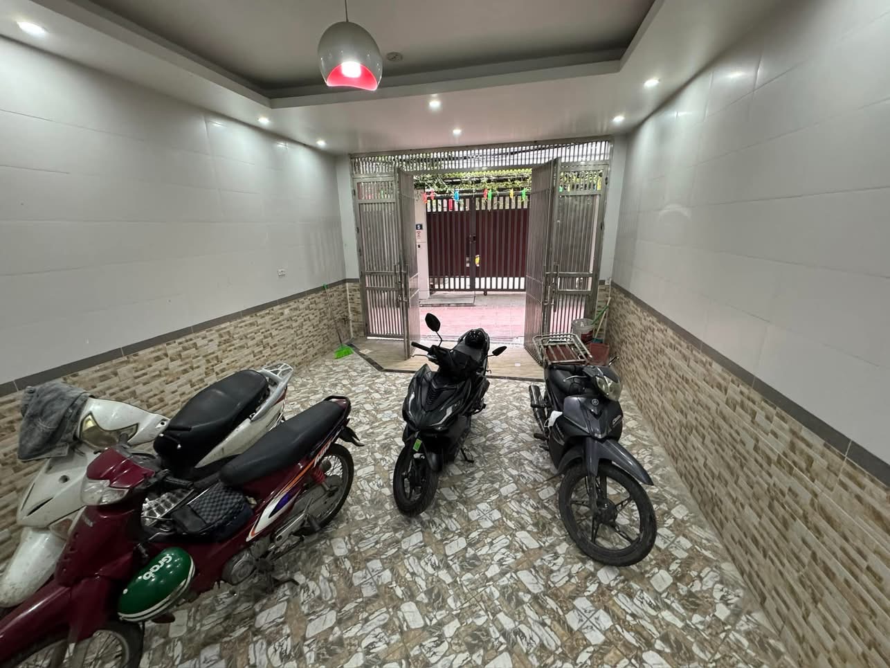 TÒA NHÀ, NGÕ 612 LẠC LONG QUÂN-Ô TÔ-VIEW HỒ:74M X7T, MT 5M, GIÁ 29,9 TỶ. - Ảnh 1
