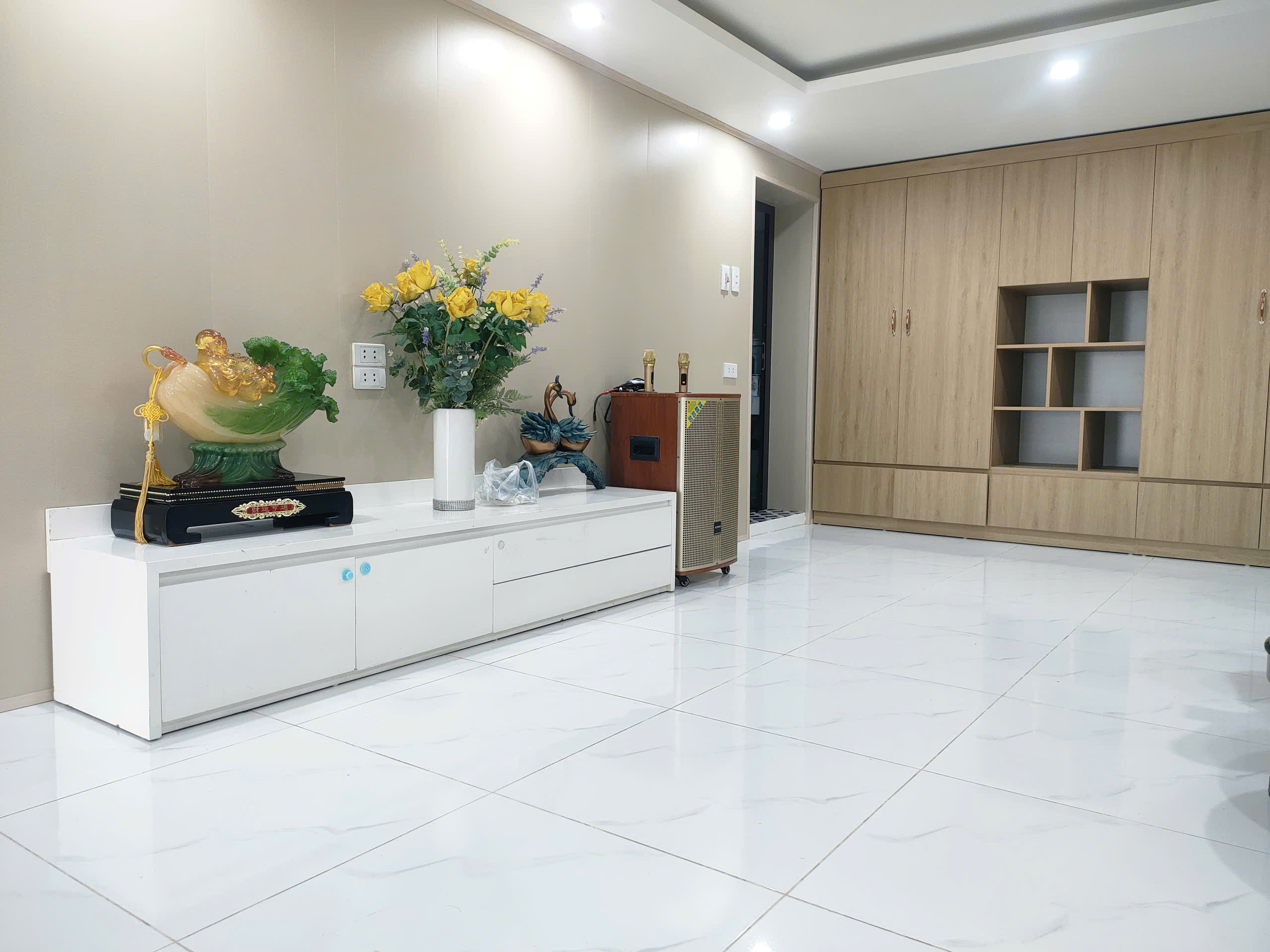 Bán nhà tập thể Tân Mai - Hoàng Mai DTSD 85m full đồ, nhà đẹp giá 5.1 tỷ, gara ô tô - Ảnh 2