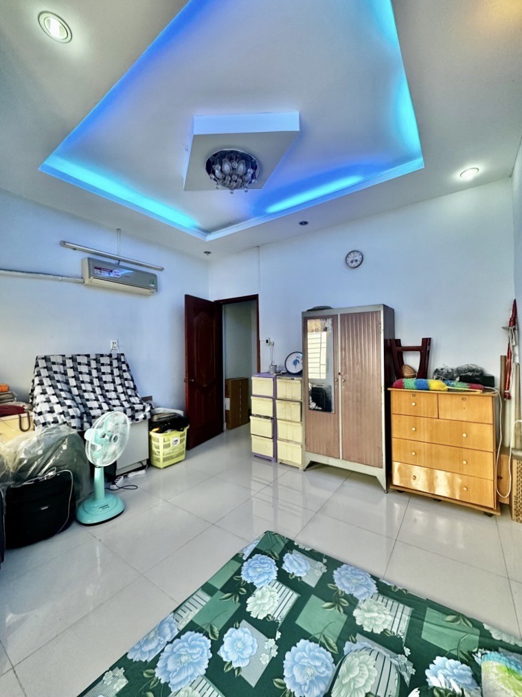 NHÀ B.ÁN - GIÁP PHẠM VĂN ĐỒNG & CHỈ 6 PHÚT RA SÂN BAY TSN - 64M² - SÁT MẶT TIỀN - 2 TẦNG  NHỈNH 6 TỶ - Ảnh 6