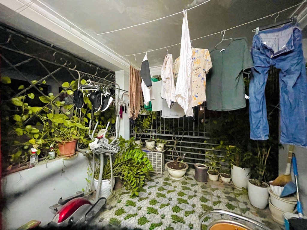 Bán nhà 5 tầng Cầu Giấy 8,7 tỷ full nội thất Đắt tiền - Ảnh 1