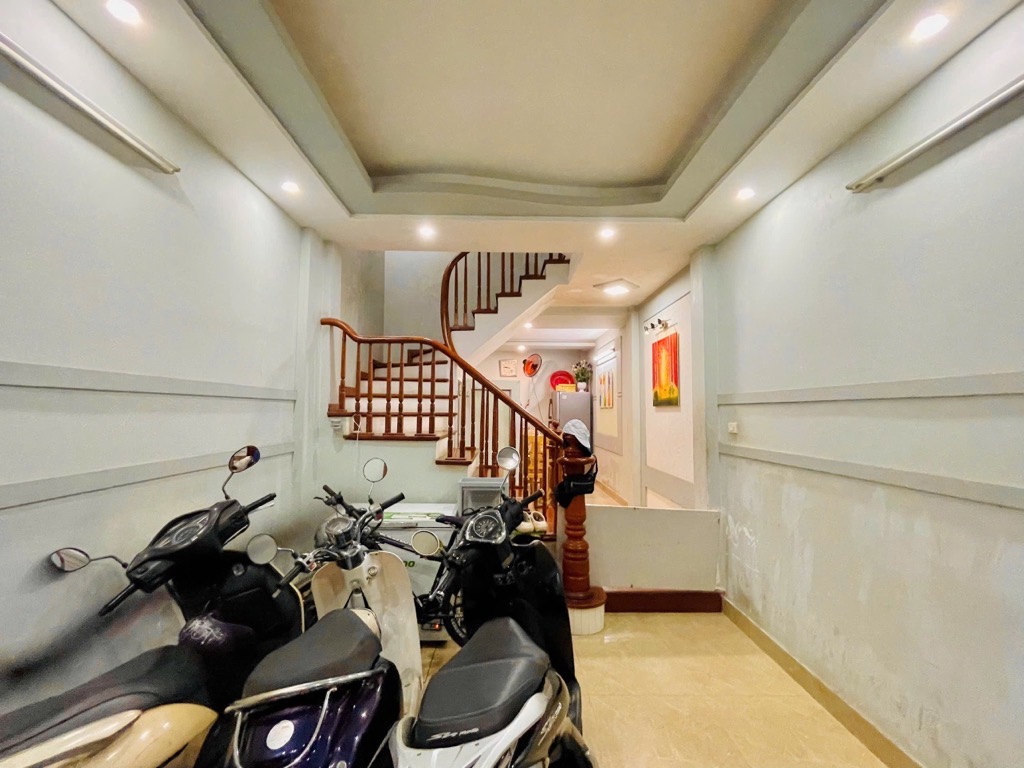 Bán nhà 5 tầng Cầu Giấy 8,7 tỷ full nội thất Đắt tiền - Ảnh 2