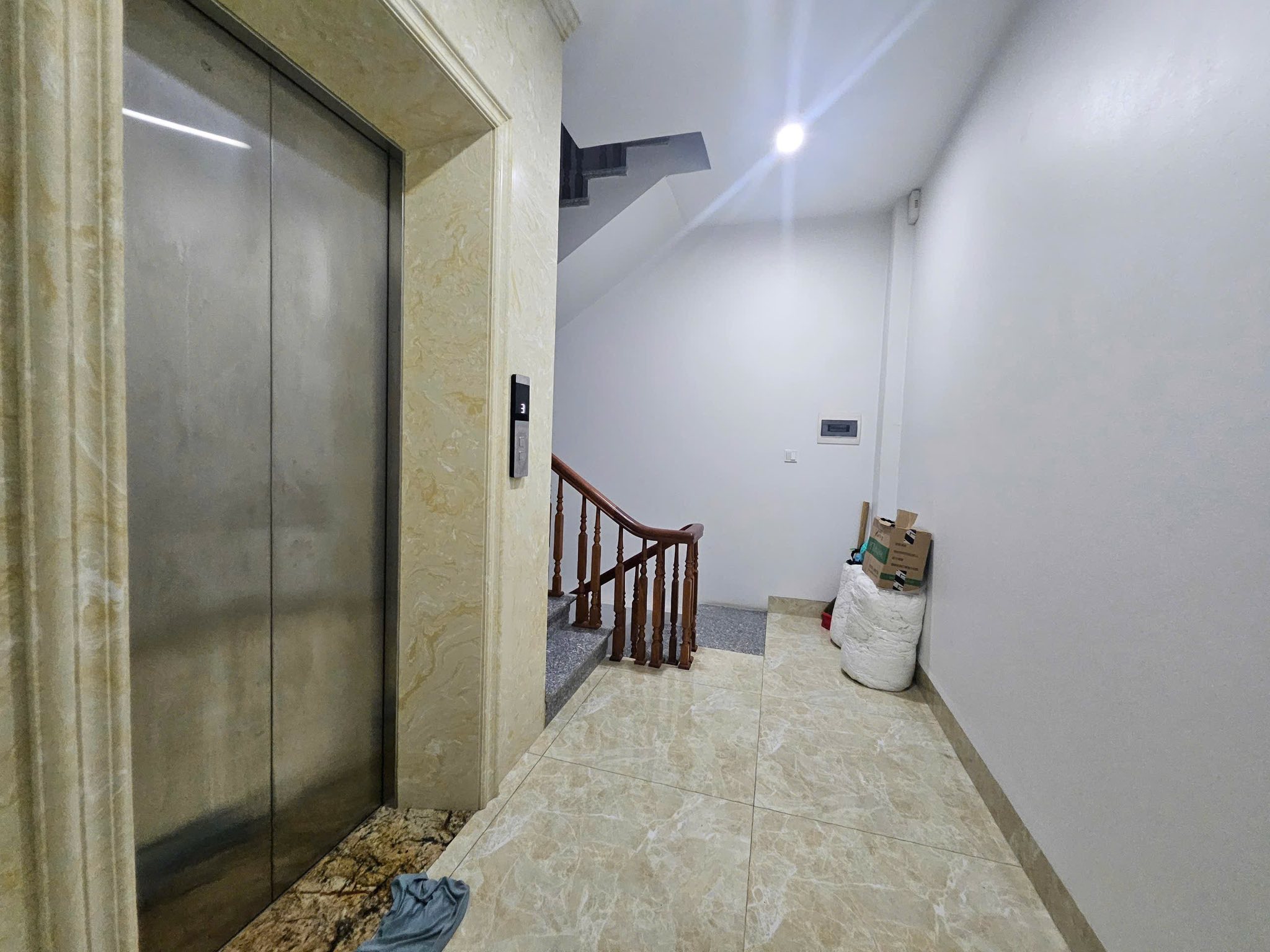 Bán nhà Bà Triệu Phân Lô, 2 mặt thoáng, 50m2, 5 tầng thang máy: 9,8 tỷ - Ảnh chính