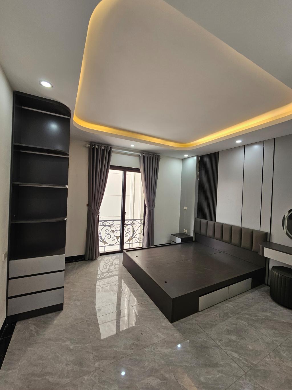 TRUNG TÂM LONG BIÊN, 3PN, NHỈNH 5 TỶ, GẦN CẦU CHƯƠNG DƯƠNG, GO- LONG BIÊN,... - Gần cầu Chương Dương, Cầu Trần Hưng Đạo, Go-Long Biên. - Ảnh 3