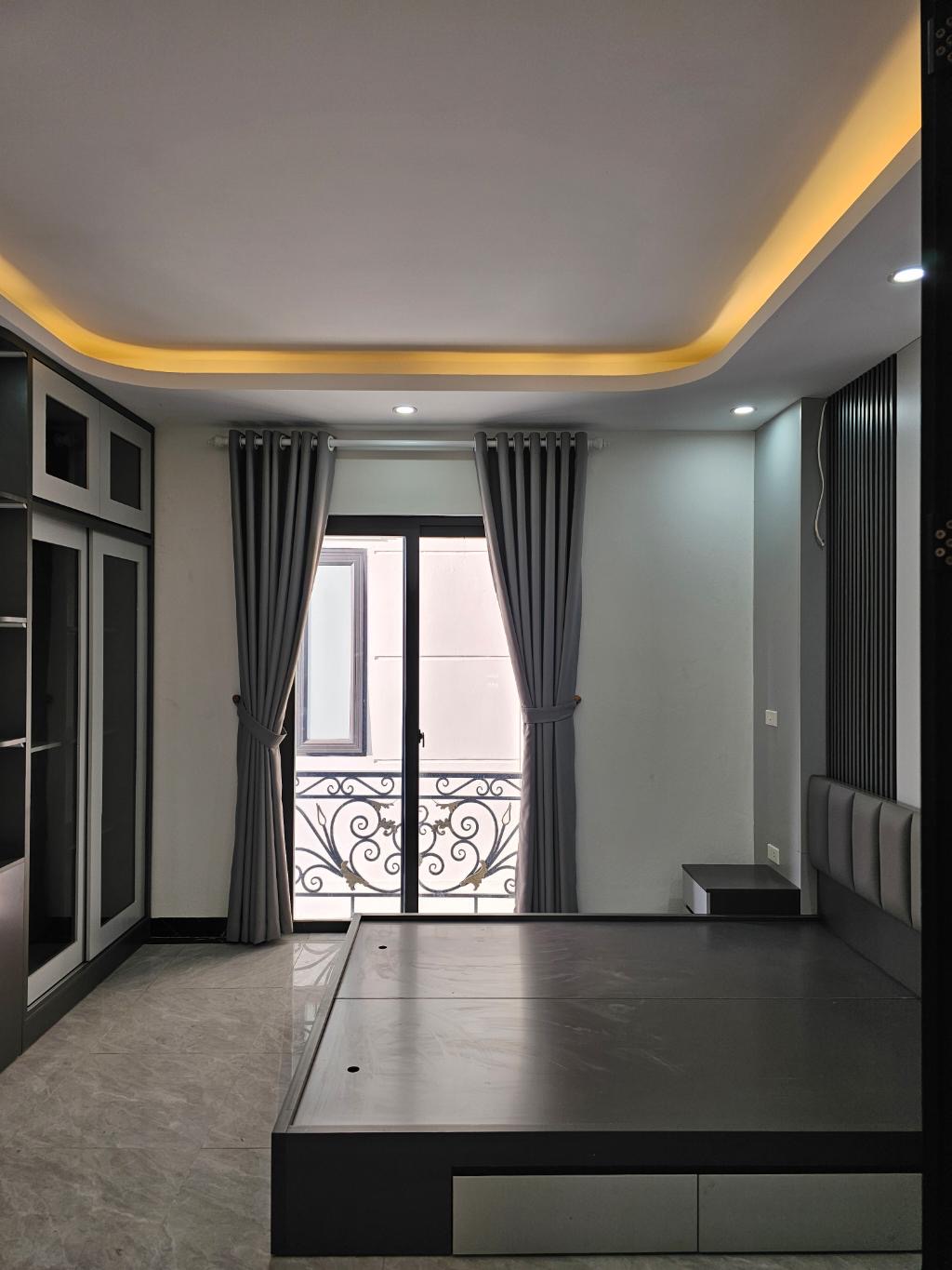 TRUNG TÂM LONG BIÊN, 3PN, NHỈNH 5 TỶ, GẦN CẦU CHƯƠNG DƯƠNG, GO- LONG BIÊN,... - Gần cầu Chương Dương, Cầu Trần Hưng Đạo, Go-Long Biên. - Ảnh 2