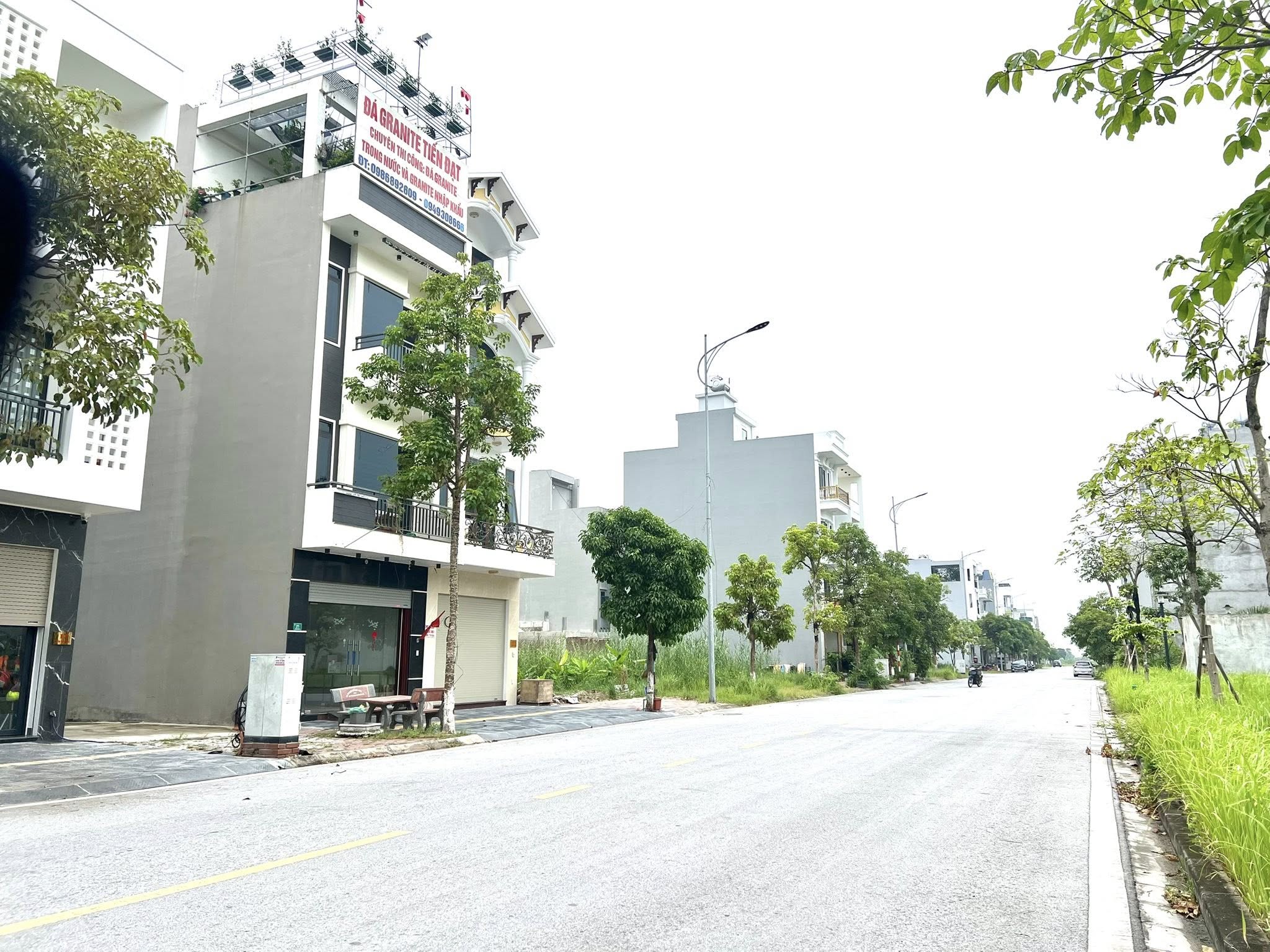Bán 2 lô liền nhau MP Trần Duệ Tông trục chính KĐT Tân Phú Hưng, TP Hải Phòng 135m2, mt 9m - Ảnh chính