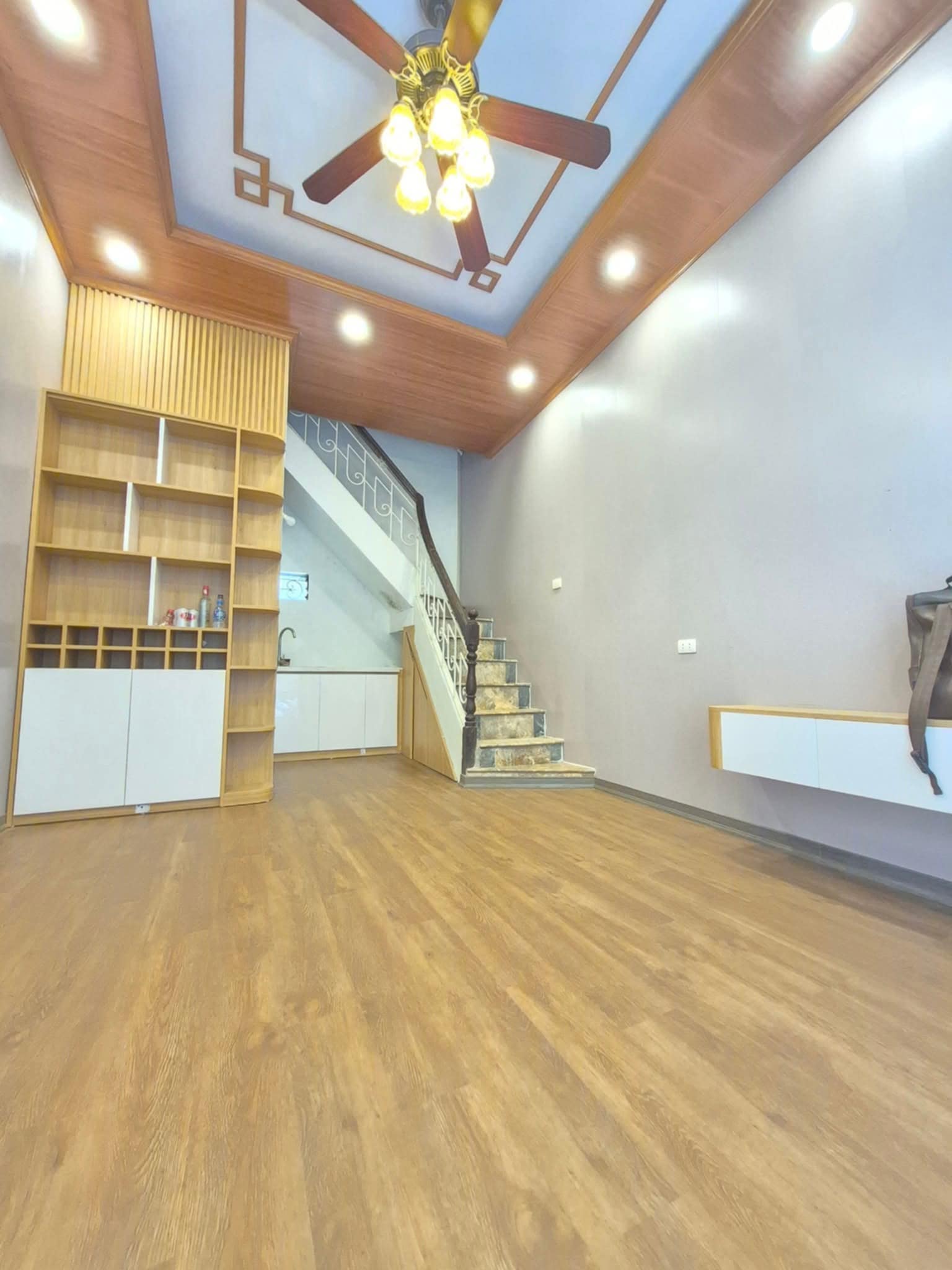 Bán nhà Tô Hiệu 22m 3 tầng đẹp, đầy đủ công năng 1 bước ra đường ô tô chỉ 4.2 tỷ - Ảnh chính