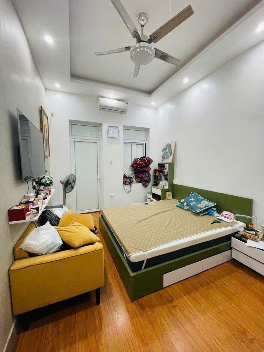 Bán nhà dân xây Tân Mai - Hoàng Mai DTSD 40m x 4T, 3 ngủ -  giá 7.1 tỷ, 20m ra phố - Ảnh 1