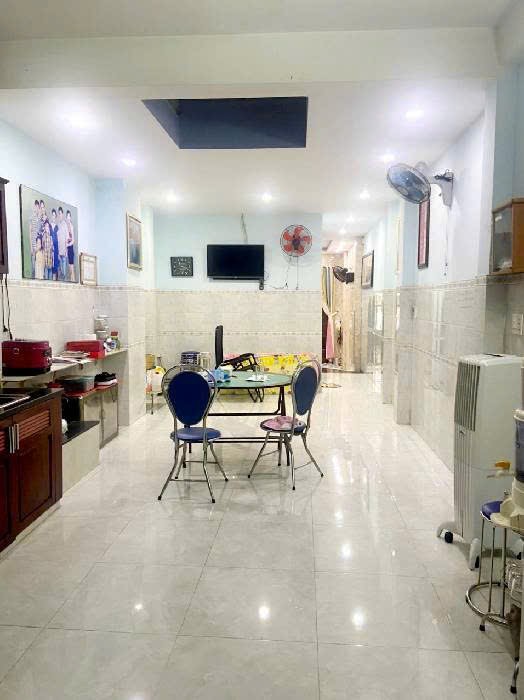 NHÀ ĐẸP KHU PHÂN LÔ - GIÁP PHẠM VĂN ĐỒNG & BV 175 NGUYỄN THÁI SƠN - HẺM Ô TÔ THÔNG - 78M² - 3 TẦNG CHỈ 9.X TỶ - Ảnh 2