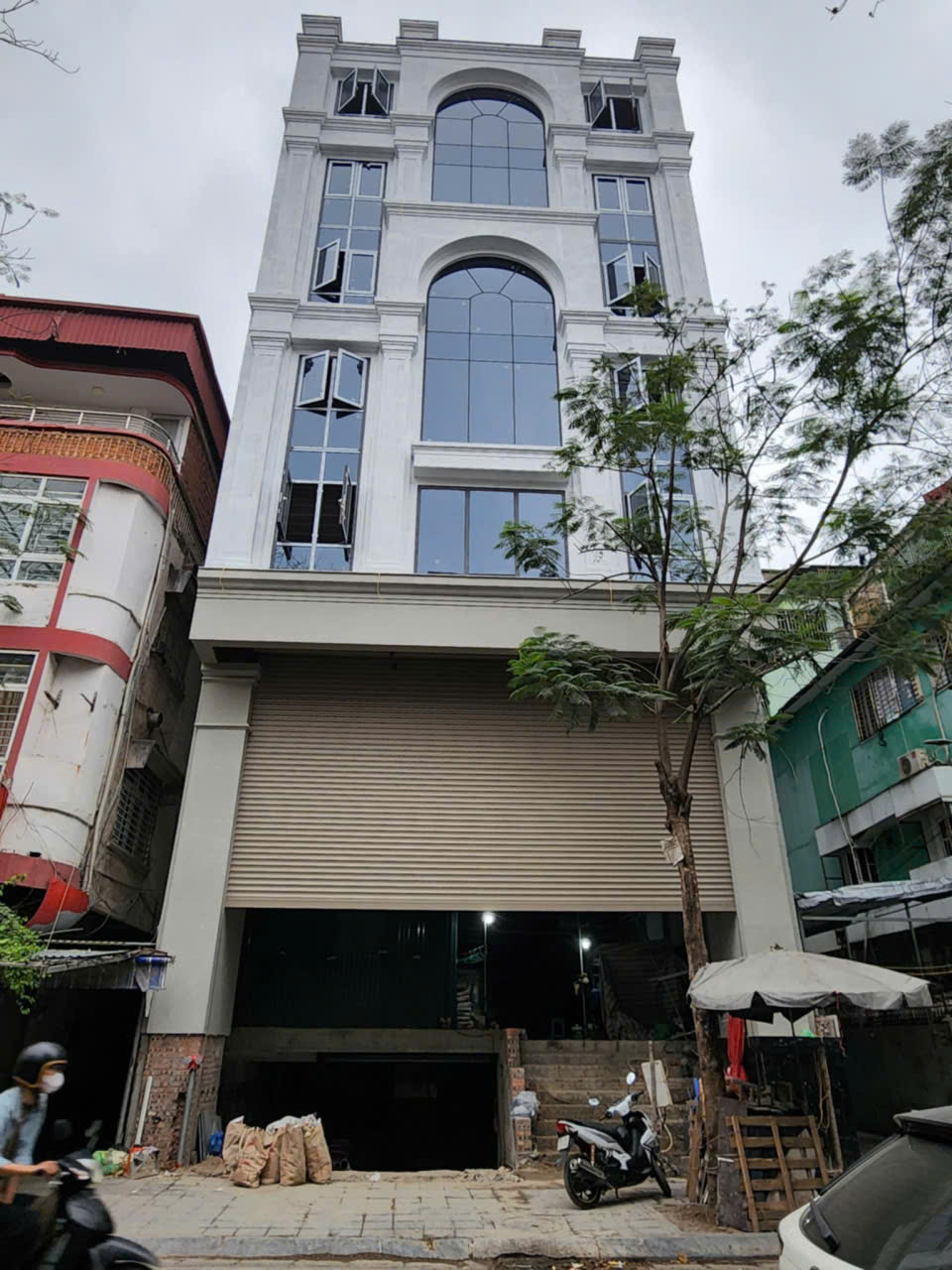Bán tòa nhà tổ hợp, lô góc MP Định Công Thượng 7 tầng thang máy, dòng tiền đỉnh giá 90 tỷ. LH: - Ảnh chính