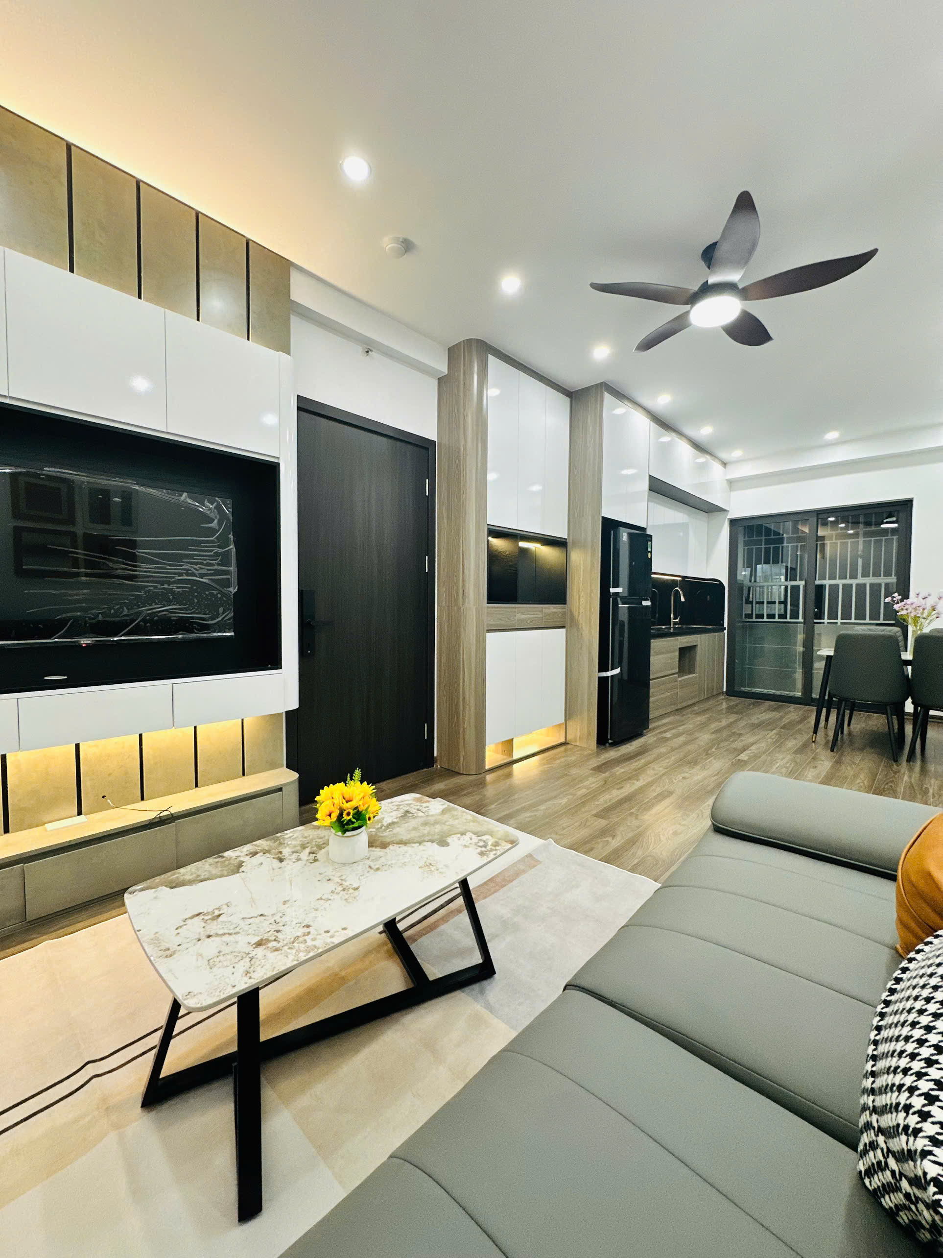 Căn hộ chung cư HH1 Linh Đàm 56m2, 2 ngủ giá chỉ 2 tỷ 200 triệu - Ảnh chính