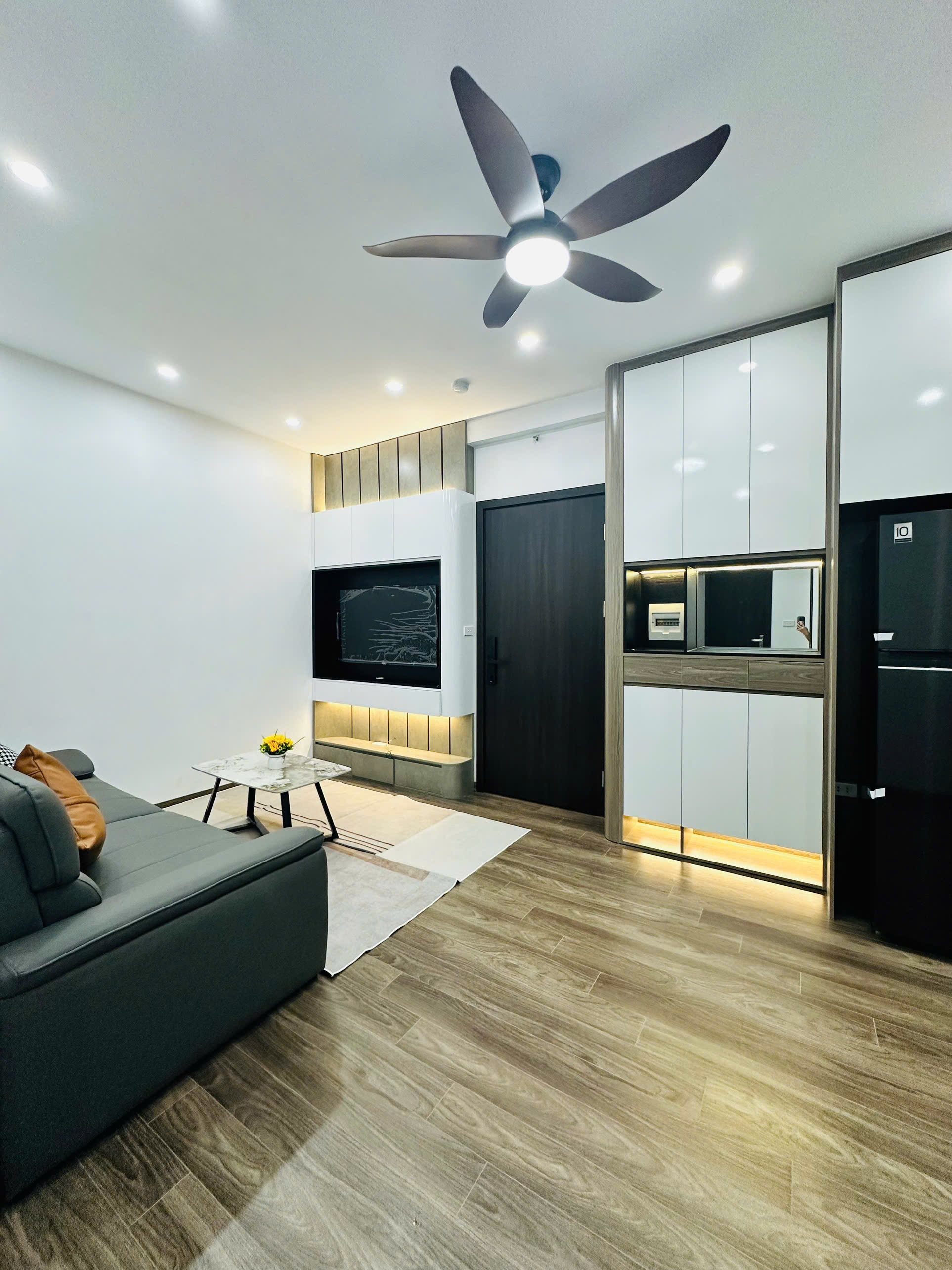 Căn hộ chung cư HH1 Linh Đàm 56m2, 2 ngủ giá chỉ 2 tỷ 200 triệu - Ảnh 2