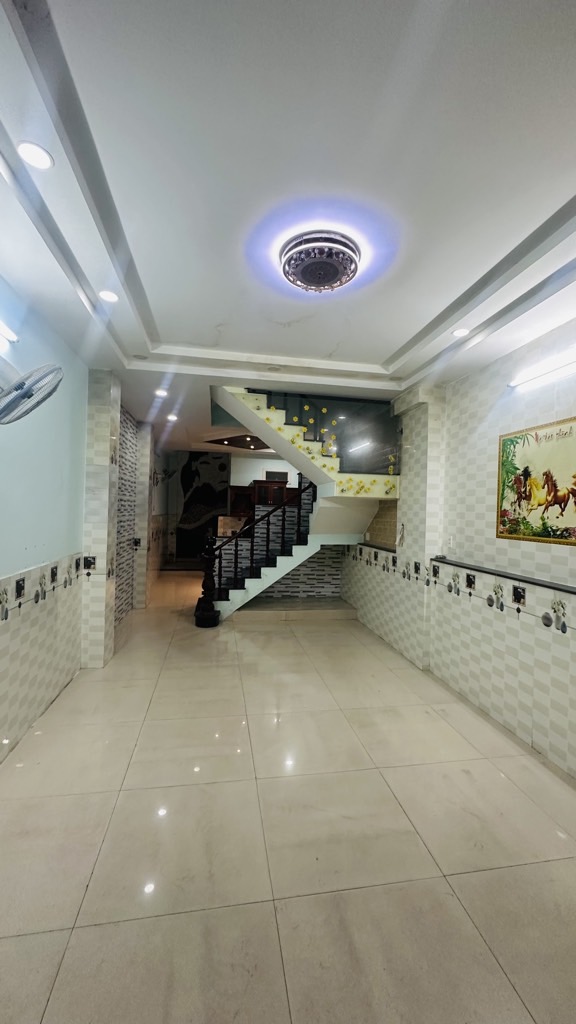 NHÀ MỚI ĐẸP KHU GÒ XOÀI - 3 TẦNG - HẺM ÔTÔ ĐẬU CỬA – 4X14M - CHỈ 5.55 TỶ - Ảnh 2