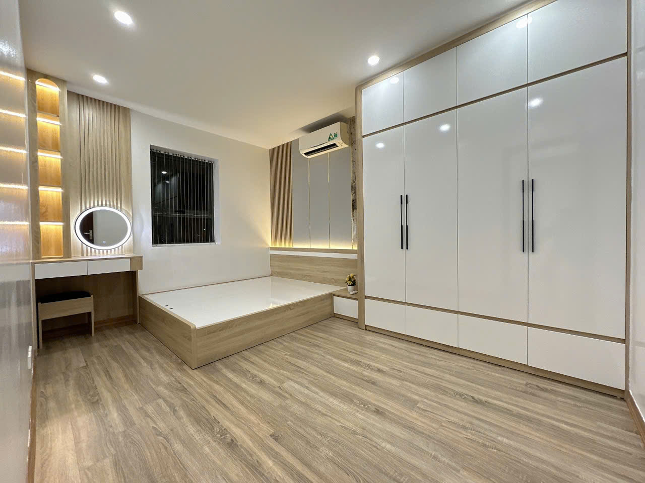 Bán căn hộ chung cư Rice City Linh Đàm 58m2, sổ đỏ, full nội thất mới, 4.2x tỷ - Ảnh 4