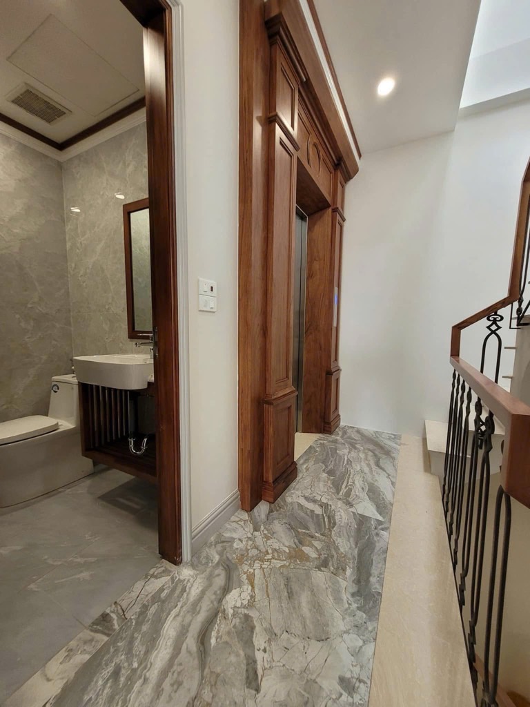 Bán nhà Khúc Thừa Dụ, Cầu Giấy, ngõ thông ô tô, 49m2, 7 tầng thang máy, chỉ 19.5 tỷ - Ảnh 1
