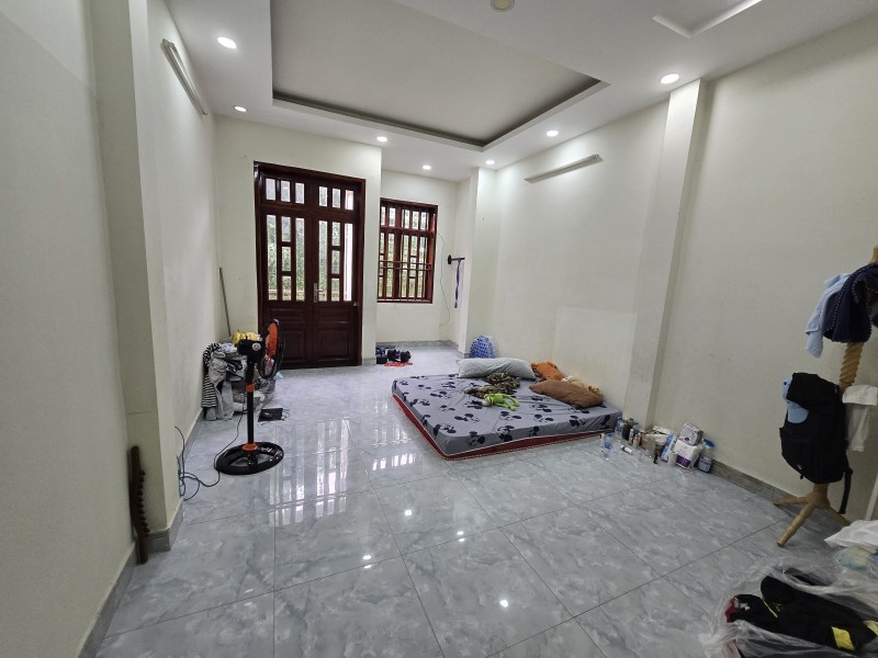 Bán nhà 3 Tầng MẶT TIỀN kinh doanh đa ngành,biên độ lợi nhuận 5%/năm,giá tốt - Ảnh 2