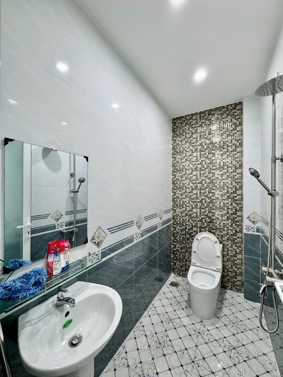 Bán nhà 1 Trệt 1 Lầu, 2 MẶT TIỀN kinh doanh đa ngành nghề,gần chợ Hóa An - Ảnh 1