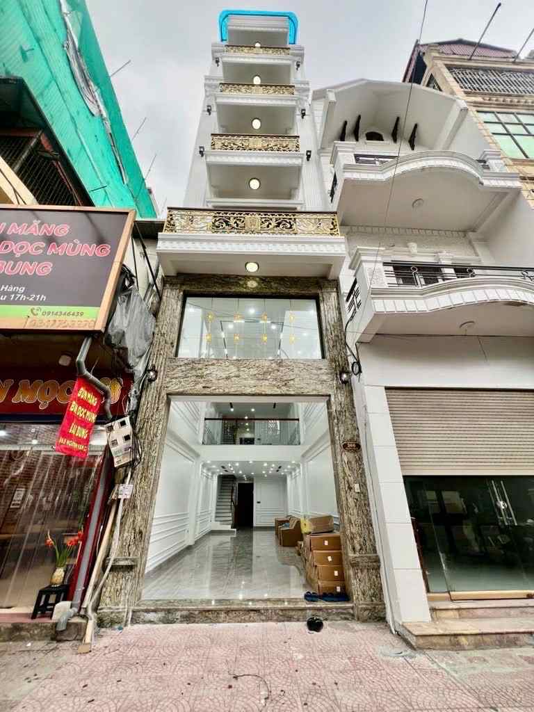 bán nhà 7 tầng, mặt phố Nguyễn Văn Cừ, 1 mặt ngõ, vỉa hè đá bóng, vừa ở vừa kinh doanh - Ảnh chính