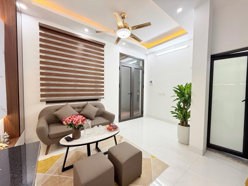 BÁN NHÀ KIM GIANG HOÀNG MAI HÀ NỘI 25M 5 TẦNG GIÁ NHỈNH 6 TỶ  THOÁNG MÁT TIỆN ÍCH FULL NỘI THẤT - Ảnh 1