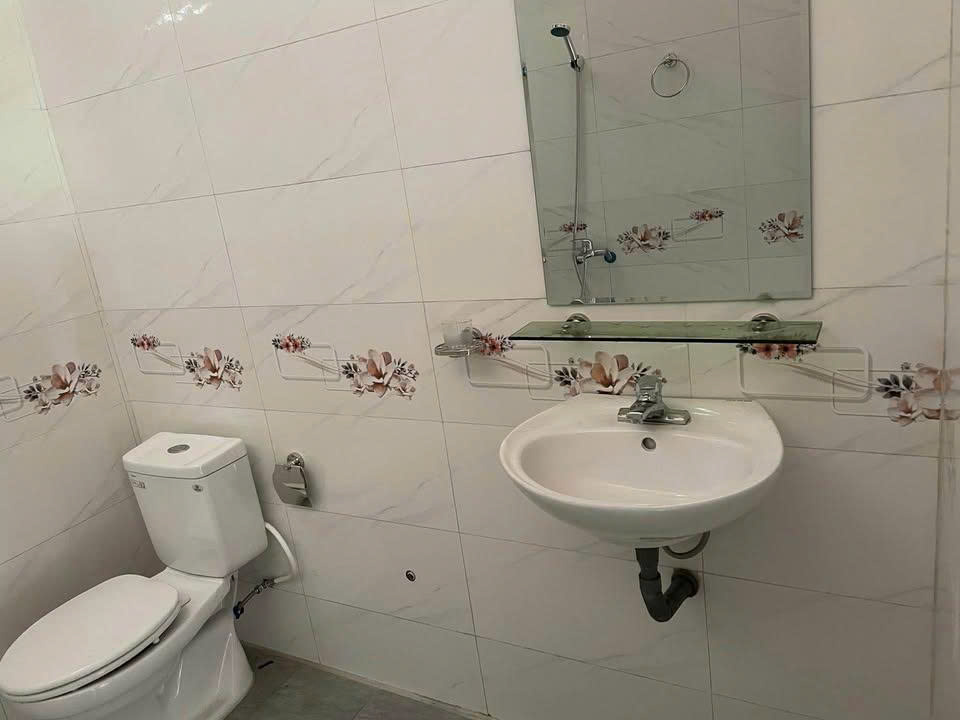 Cho thuê nhà riêng ngõ 5 đường Trần Thái Tông, Cầu Giấy 30m x 4T, 4 ngủ giá 10 triệu - Ảnh 2
