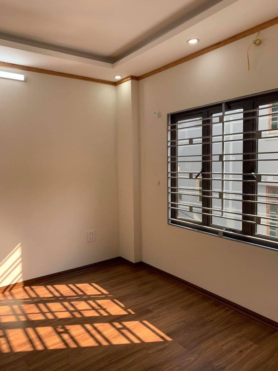 Cho thuê nhà nguyên căn ngõ 44 Trần Thái Tông, Cầu Giấy 30m x 5T giá 14 triệu - Ảnh chính