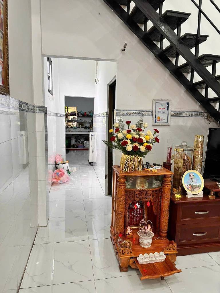 Bán nhà sát mặt tiền - diện tích to, xe hơi đậu cửa ngay khu chung cư Picity - Ảnh chính