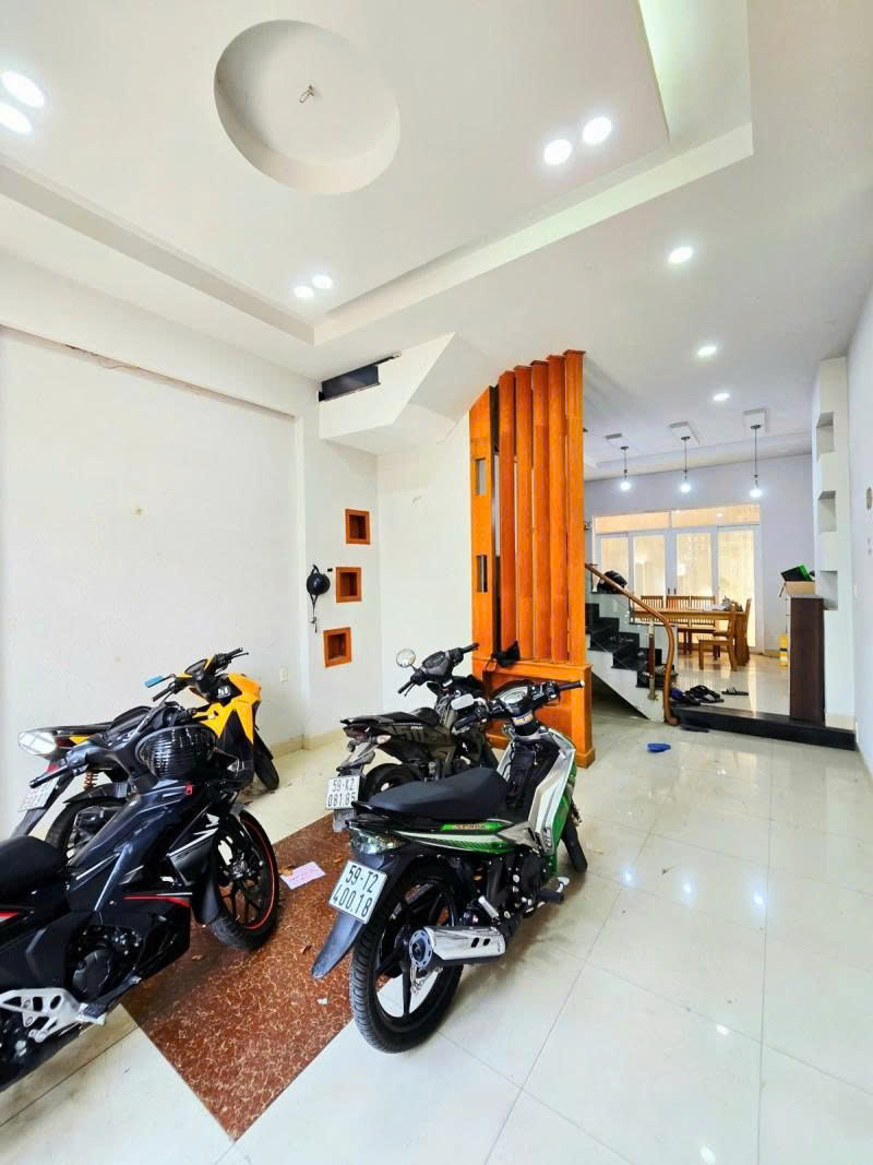 GẤP BÁN nhà phố 3 tầng ngang 4.5m - Lê Văn Thịnh Quân 2 - giá chỉ nhỉnh 7ty - Ảnh 1