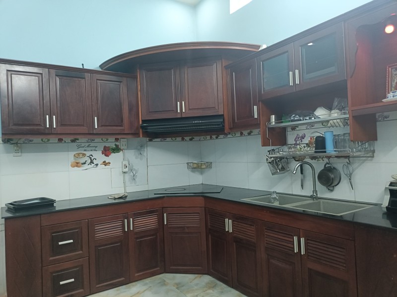 NHÀ 2 TẦNG BTCT - XÂY TƯỜNG 20CM - CÁCH ĐẠI HỌC TÀI CHÍNH MARKETING 50M - CÓ PN TRỆT - SÂN ĐỂ Ô TÔ - Ảnh 1