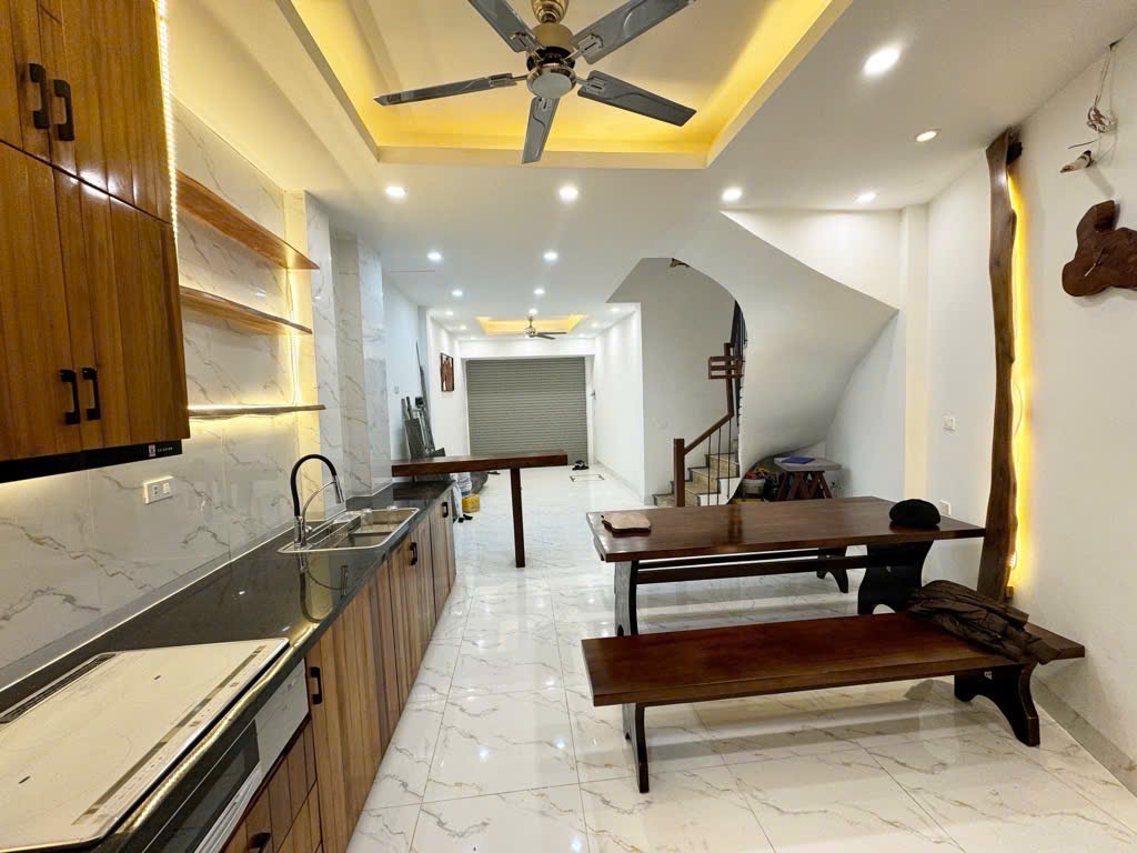 SỞ HỮU NGAY CĂN Nhà 4 Tầng Vị Trí Đẹp tại Khương Trung, Thanh Xuân, Hà Nội - Ảnh 1