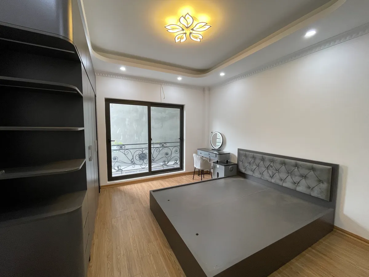SAU 1 NHÀ RA PHỐ, NHÀ ĐẸP NỞ HẬU, BA GÁC TRÁNH, 32M2+ 6 TẦNG TÂY SƠN ĐỐNG ĐA . - Ảnh 3