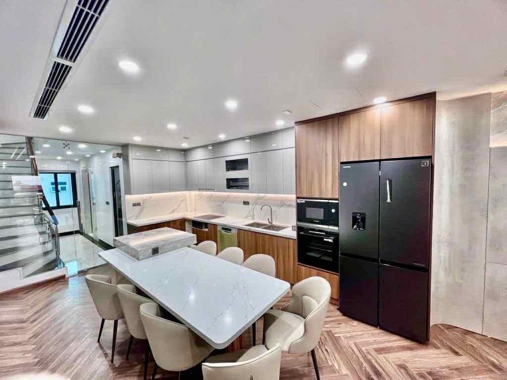 bán nhà 7 tầng, mặt phố Nguyễn Văn Cừ, 1 mặt ngõ, vỉa hè đá bóng, vừa ở vừa kinh doanh - Ảnh 3