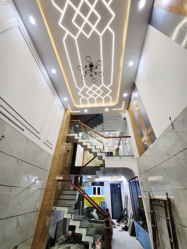 Bán nhà hẻm Chiến Lược, Bình Tân. 4x15m, 3 tầng, 4PN, Sổ Đỏ. Giá 7.9 tỷ. - Ảnh 2