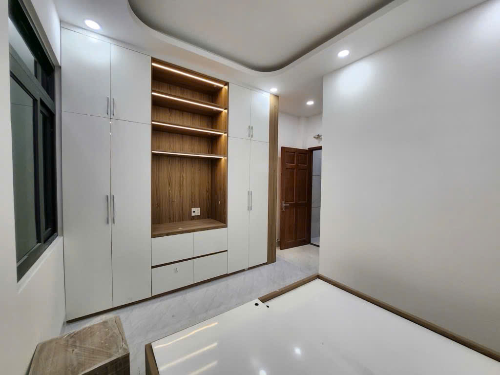 Bán nhà hẻm Chiến Lược, Bình Tân. 4x15m, 3 tầng, 4PN, Sổ Đỏ. Giá 7.9 tỷ. - Ảnh 3