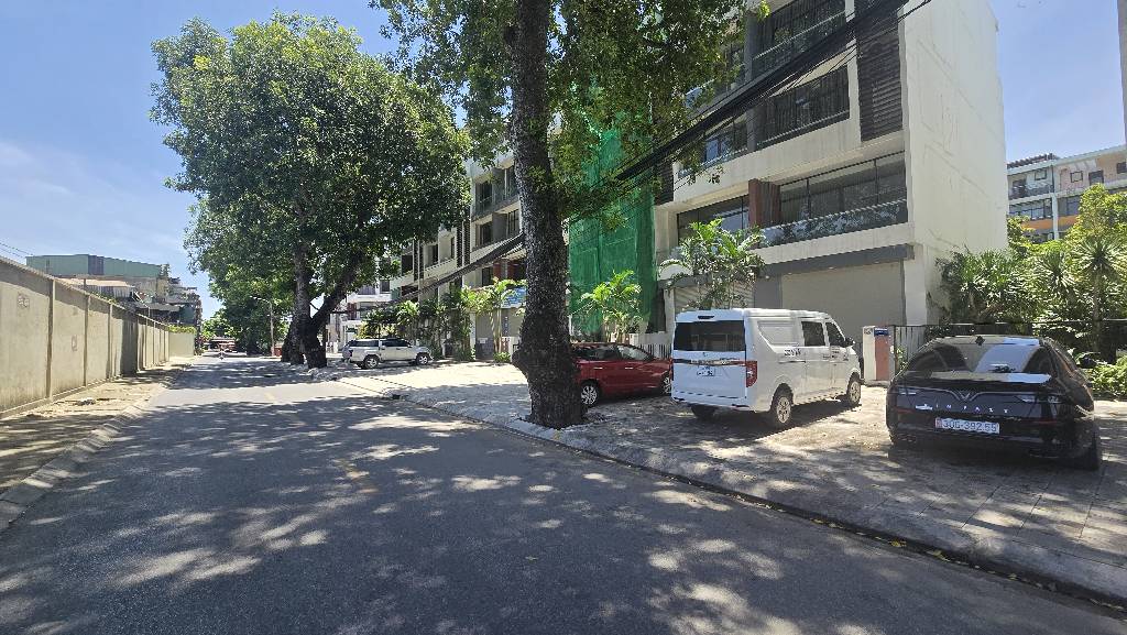 ĐỨC GIANG,LONG BIÊN 23tỷ 95m MẶT TIỀN 5m MẶT NGÕ Ô DỪNG ĐỖ,VỈA HÈ RỘNG - Ảnh 2