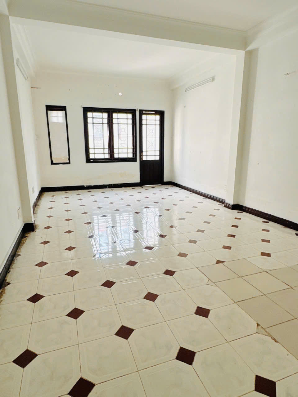 HIẾM - NGUYỄN GIA TRÍ - HẺM Ô TÔ 6M -82M2 - 4 TẦNG -7PN - SỔ A4 - PL CHUẨN - Ảnh chính