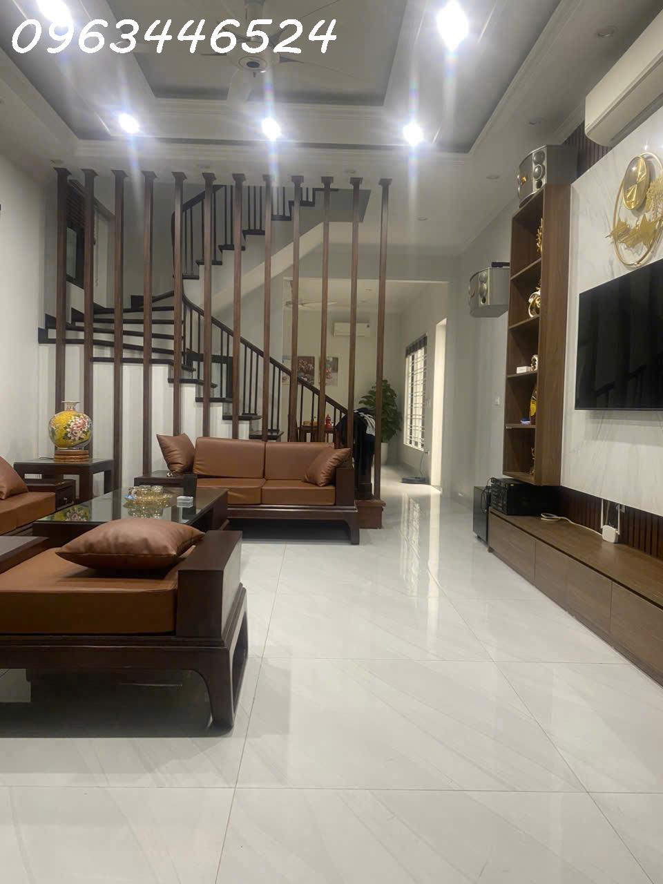 Nhà ít người biết Bạch Mai 30m/32m, 5 tầng, mặt tiền 4.5m, 6.4 Tỷ Hai Bà Trưng. - Ảnh 1