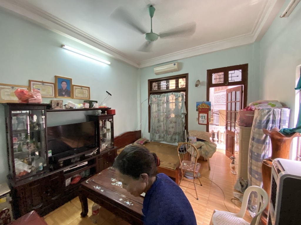 Bán nhà Nguyễn Thái Học, Ba Đình, ngõ nông, ô tô, 57m2, 5 tầng, Mt 4m, chỉ 21.5 tỷ - Ảnh 1