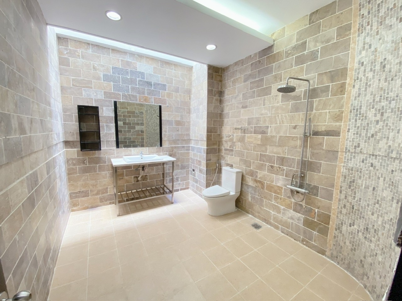 BIỆT THỰ 3 TẦNG VIEW SÔNG – ĐƯỜNG RẠCH BÀ LỚN – GẦN TRƯỜNG QUỐC TẾ NAM MỸ - Ảnh 2