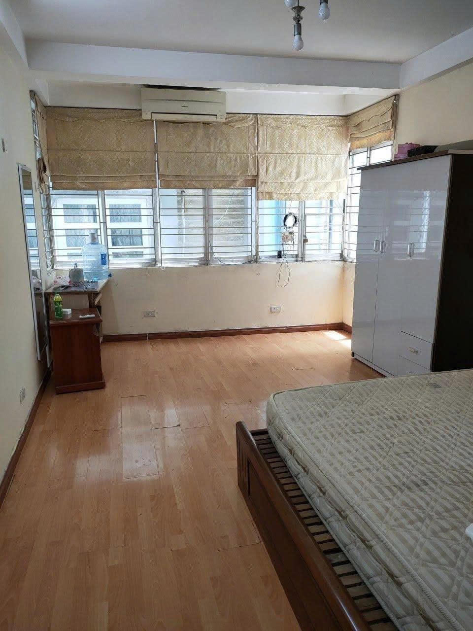 Cho thuê nhà nguyên căn ngõ 260 đường Cầu Giấy, Hà Nội 30m x 5T, 3 ngủ giá 11.5 triệu - Ảnh 1