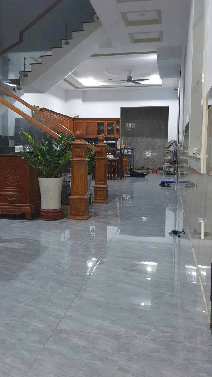 Bán nhà 2 mặt tiền 4 tầng 5x21m giá 10,5 tỷ Đường Tân Chánh Hiệp 8 - Ảnh 1