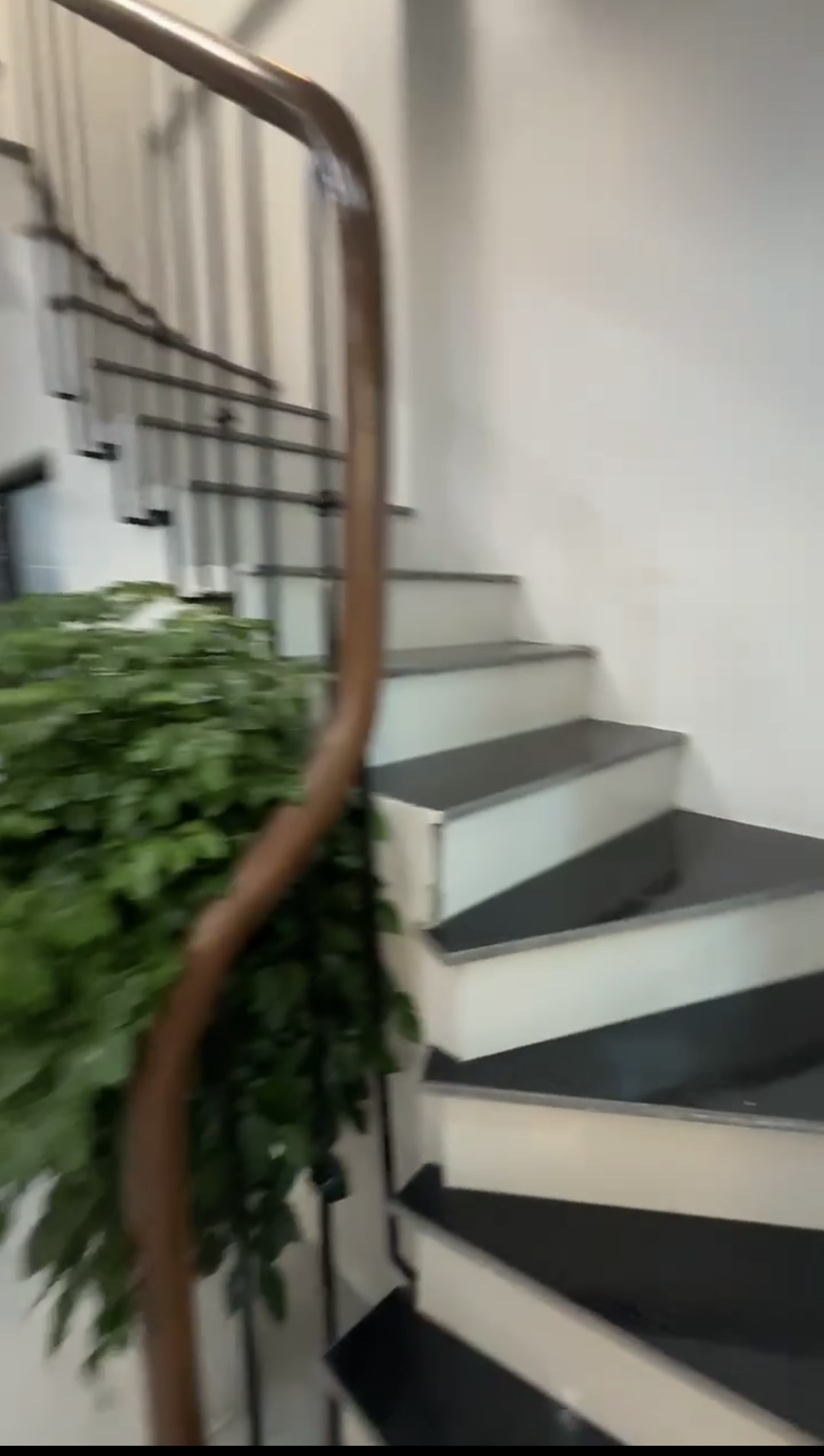 Bán nhà trung tâm quận Hai Bà Trưng, ngõ ô tô , 30m , 4 tầng , 3 ngủ, 6.48 tỷ - Ảnh chính