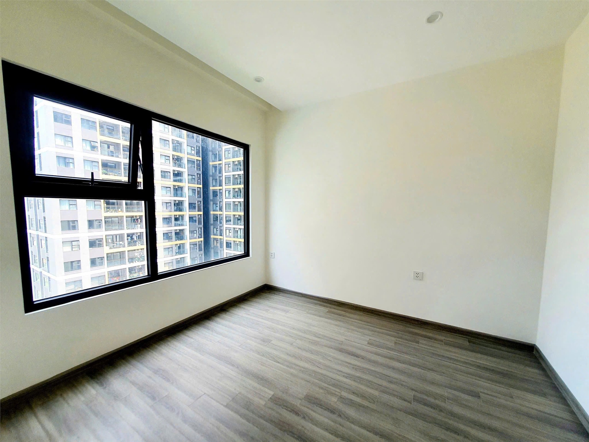 Chính Chủ Bán Căn 2 Phòng Ngủ Phân Khu Beverly Solari, View Hồ Bơi , Dự Án Vinhomes Grand Park - Ảnh 3