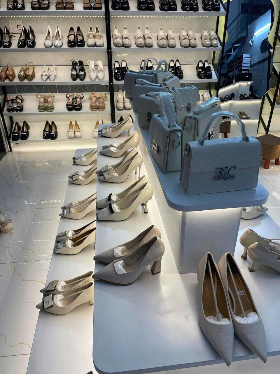 CẦN SANG LẠI SHOP GIẦY DÉP NỮ. Vị trí : Đường Phạm Thị Giây , Ấp Tam Đông ( cũ) , Thới Tam Thôn , - Ảnh 3